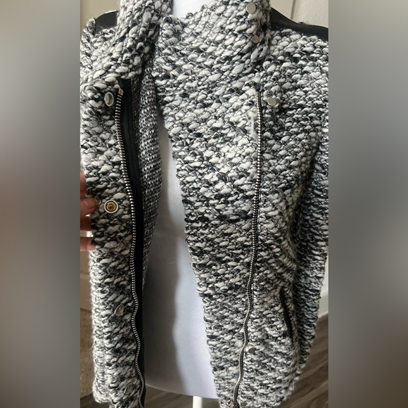 IRO josefina Black and White wool blend high Neck knitted jacket - Picture 5 of 9